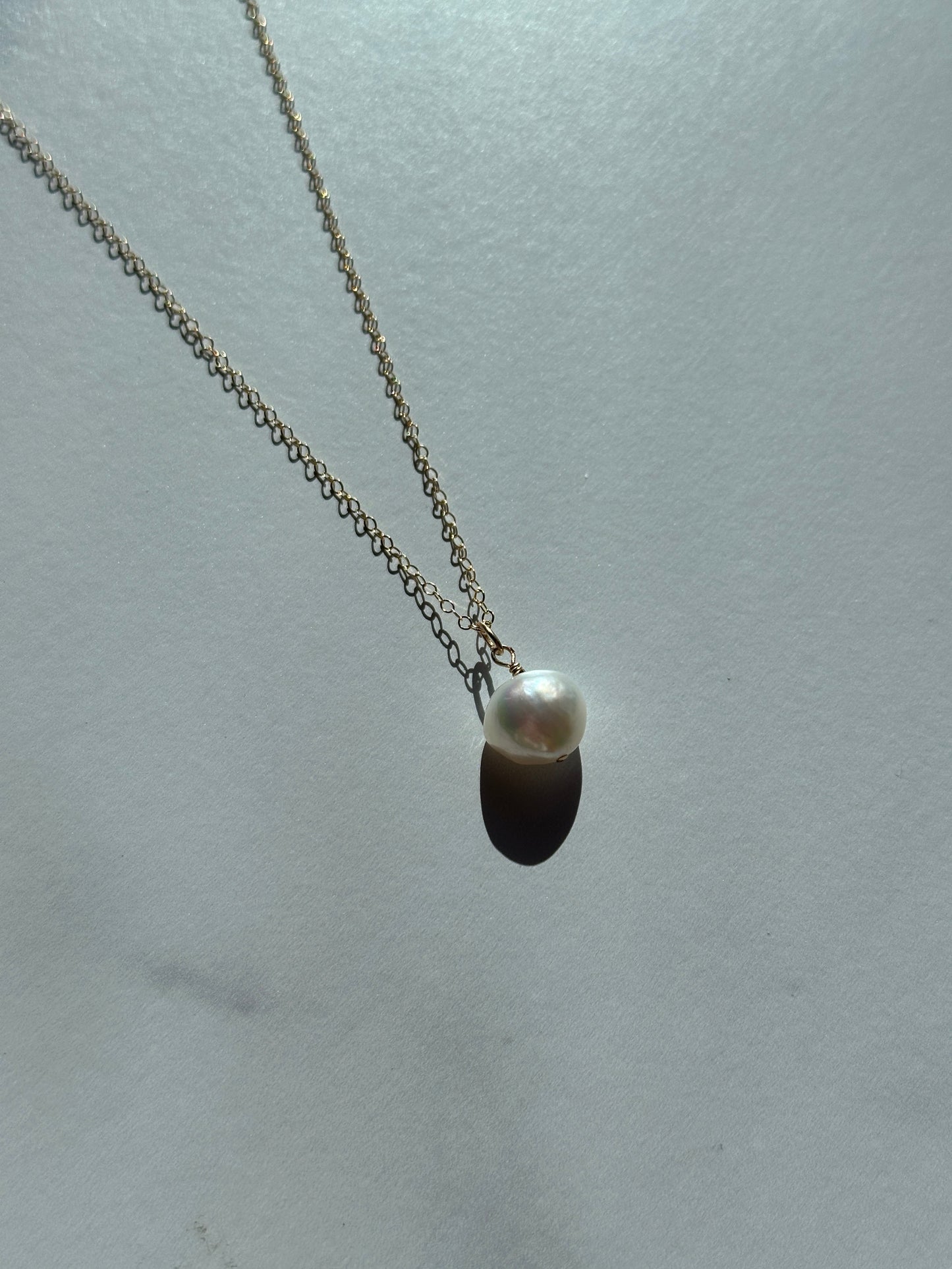 Mother of Pearl Pendant Necklace